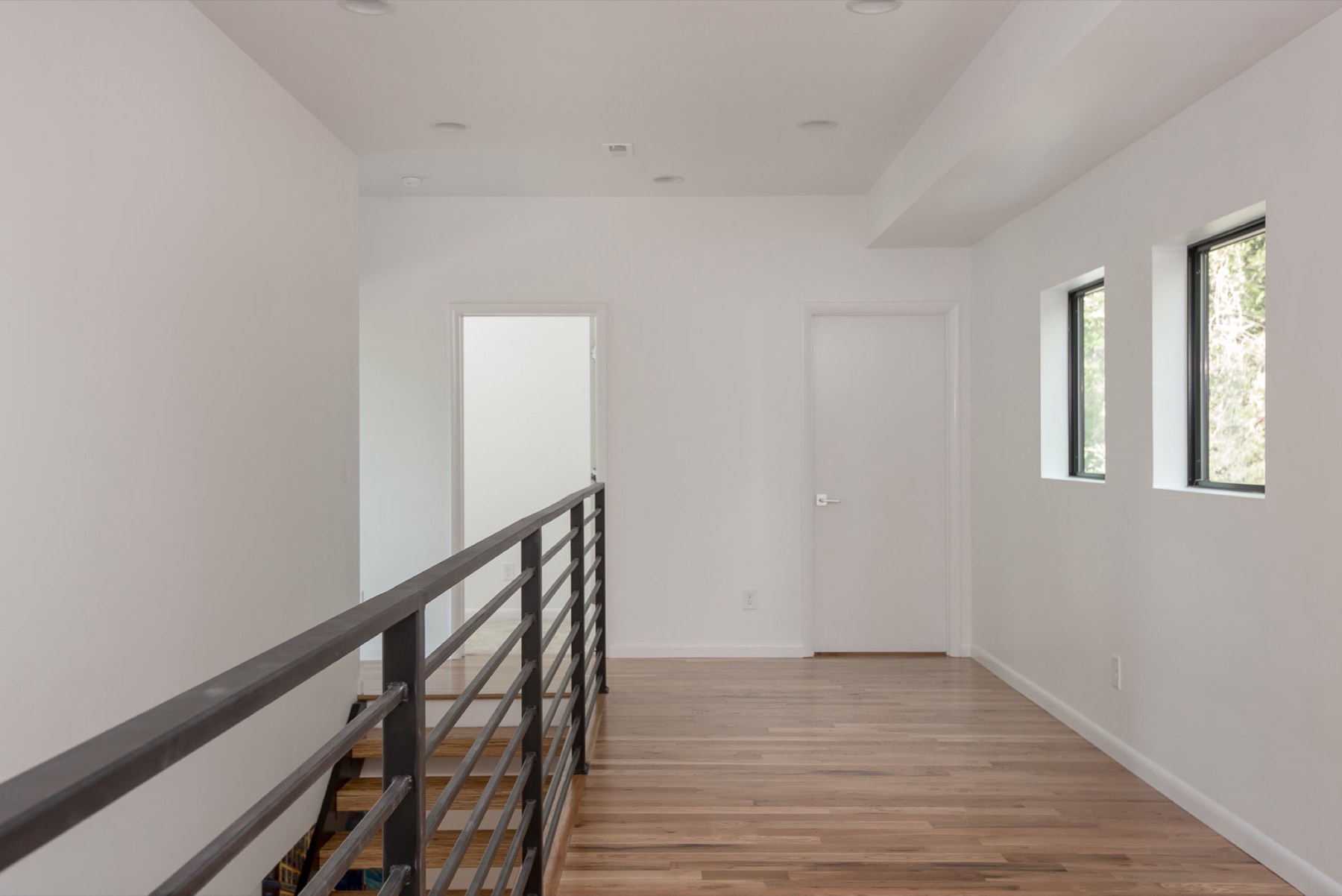 Staggered Modern — photo 6